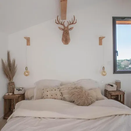 Villa Modern Close To