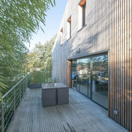 Modern Close To Tarnos