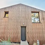 Modern Close To