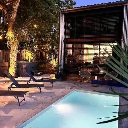 Modern Close To Villa Tarnos