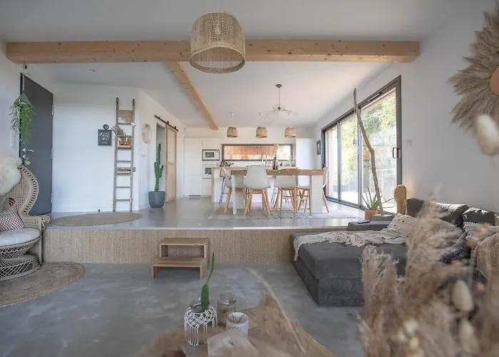 Modern Close To Villa *