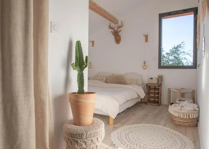 Modern Close To Tarnos